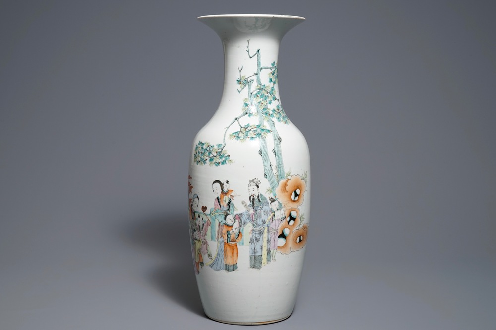 A Chinese qianjiang cai vase with figures in a landscape, 19/20th C.