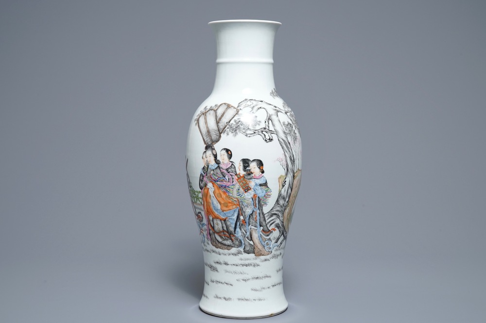 Un vase en porcelaine de Chine famille rose, marque de Ju Ren Tang, 20&egrave;me
