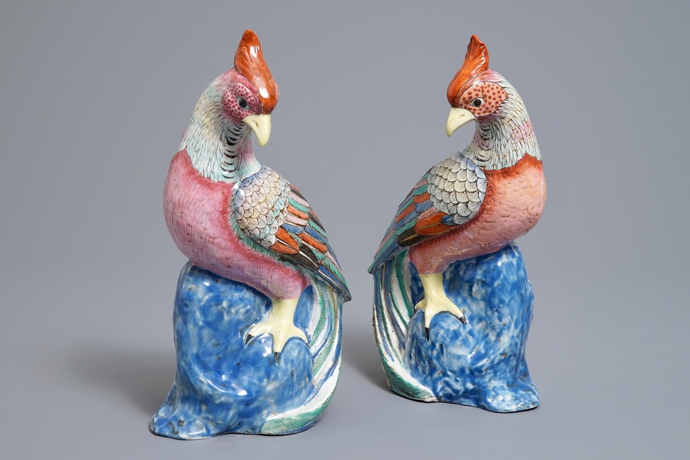 A pair of Chinese famille rose models of pheasants, 19/20th C.