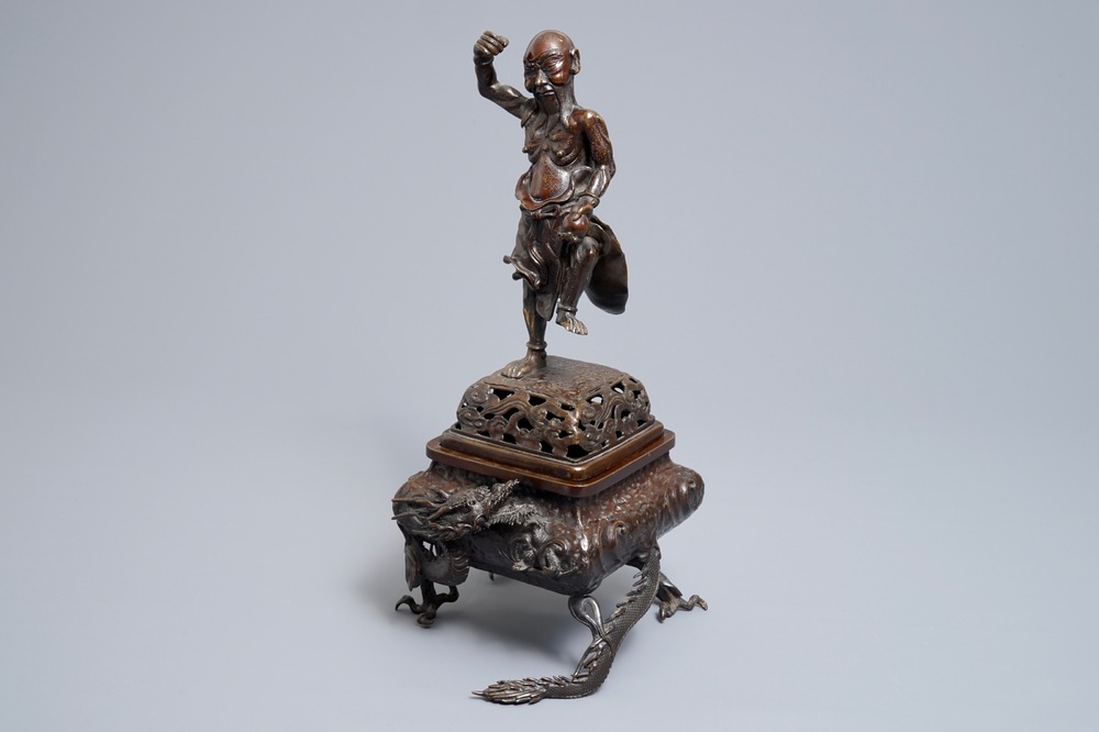 Un koro en bronze sur pieds en forme de griffes de dragon, Japon, Edo ou Meiji, 18/19&egrave;me