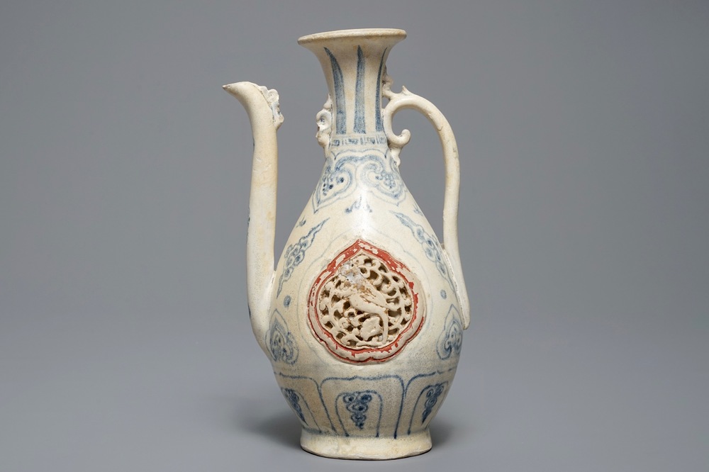 A Vietnamese blue, white and red ewer, Hoi An Hoard, 15th C.
