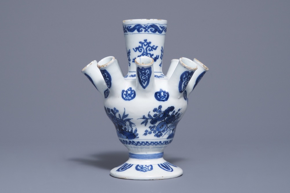 A Dutch Delft blue and white tulip vase, last quarter 17th C.