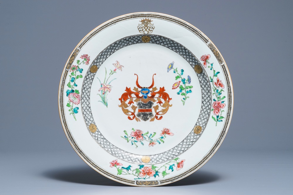 A Chinese English market famille rose armorial 'Leonrodt' charger, Yongzheng/Qianlong
