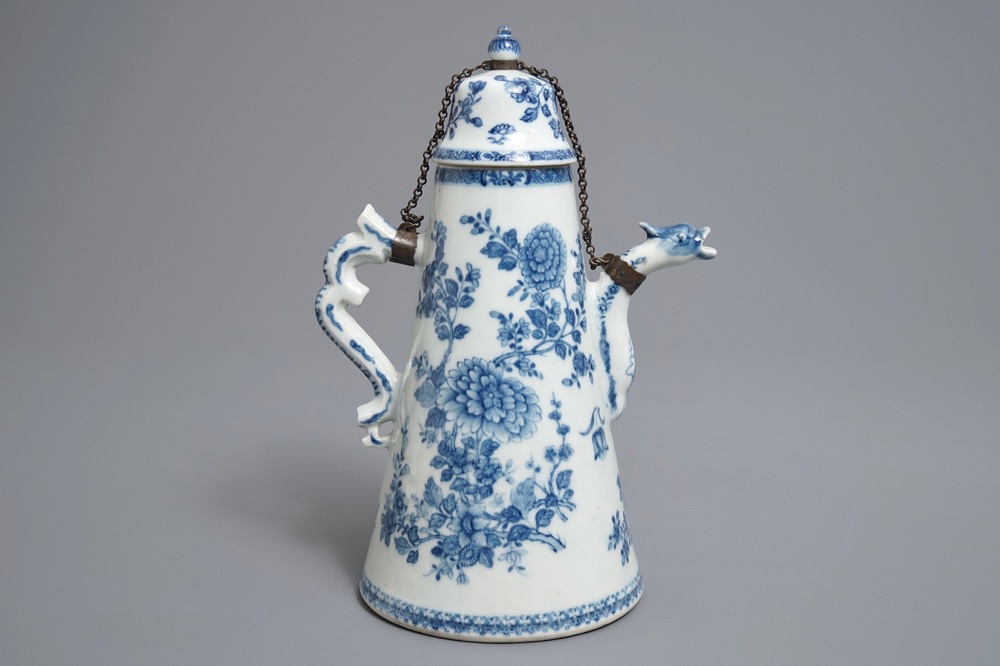 A Chinese blue and white 'lighthouse' type coffee pot and cover, Qianlong