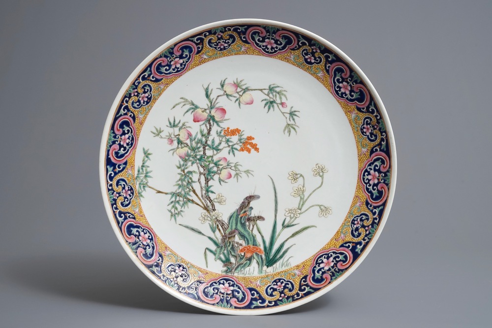 A Chinese famille rose 'peaches and lingzhi' charger, Guangxu mark and prob. of the period, 19/20th C.