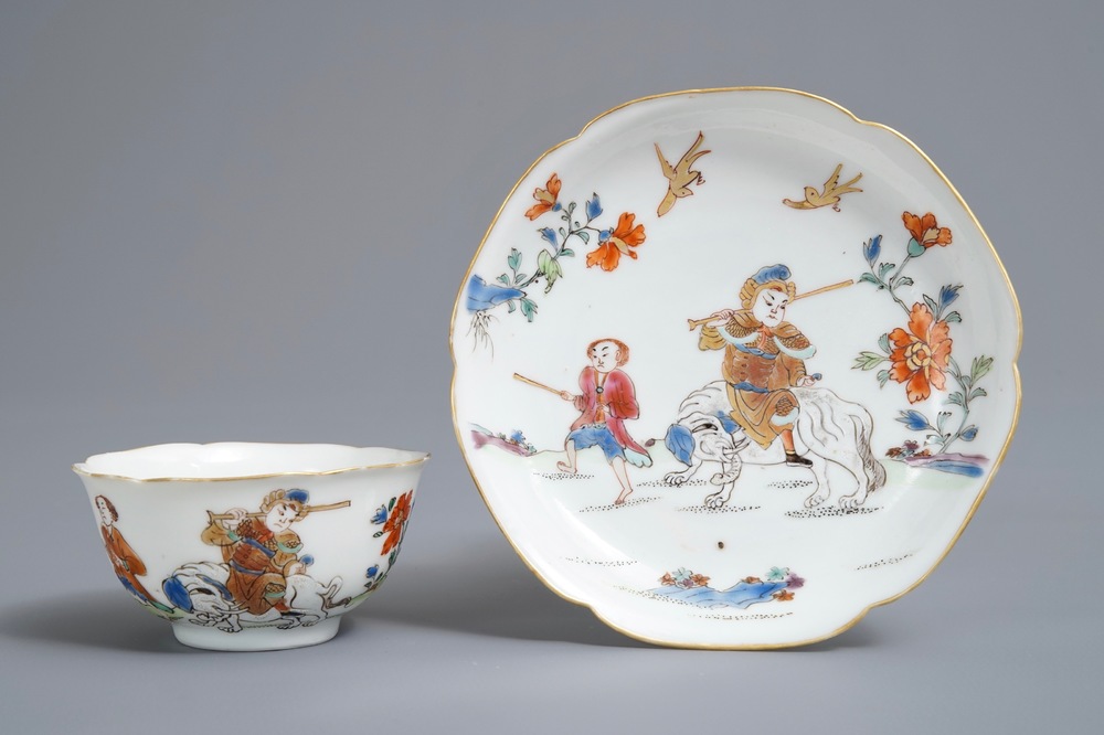 Une tasse et soucoupe en porcelaine de Chine famille rose &agrave; d&eacute;cor d'un guerrier sur &eacute;l&eacute;phant, Yongzheng