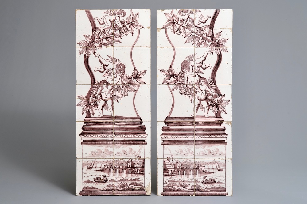Een paar mangane Delftse tegeltableaus met pilasterranken met putti, 18e eeuw