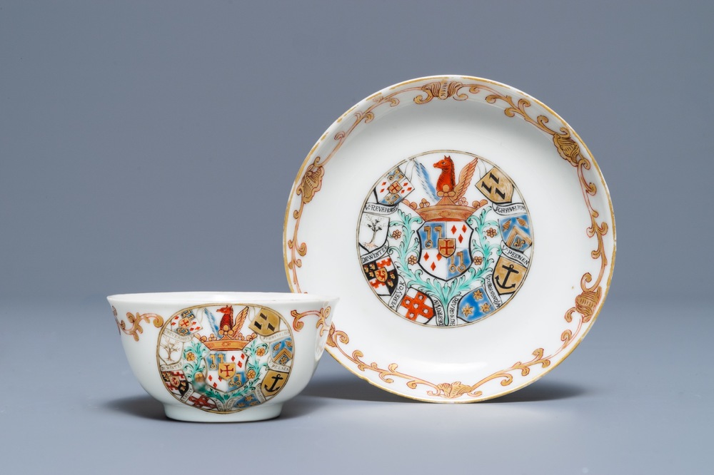 Une tasse et soucoupe armori&eacute;e en porcelaine de Chine pour le march&eacute; hollandais, blason de Van Reverhorst, Qianlong