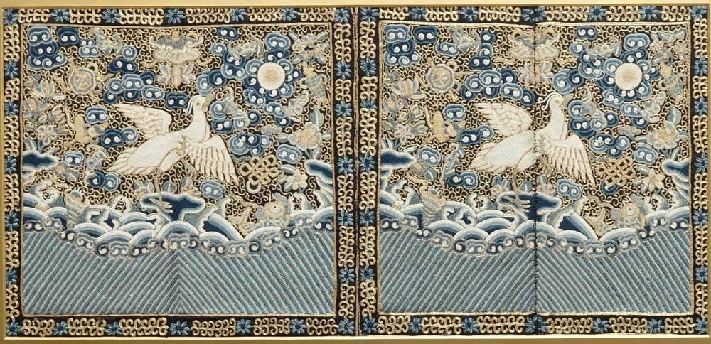 Een paar Chinese kesi 'rank badges' met wilde ganzen, 18/19e eeuw