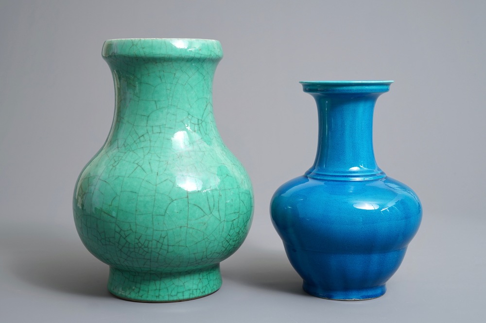 Two Chinese monochrome green and blue vases, 18/19th C.