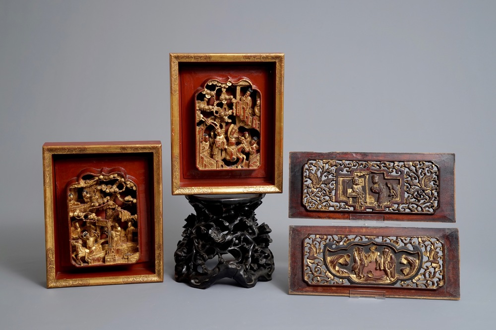 A Chinese carved wood stand and four gilt-wood panels, 19/20th C.