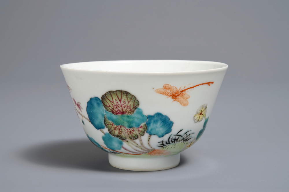 A Chinese famille rose wine cup, Shen De Tang Zhi mark, 20th C.