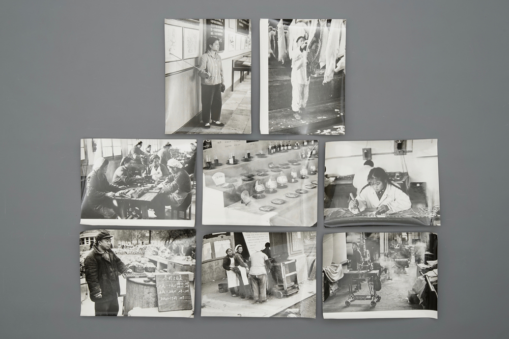 Une collection de 26 photos sur la m&eacute;decine, Chine, ann&eacute;es 1960 et '70