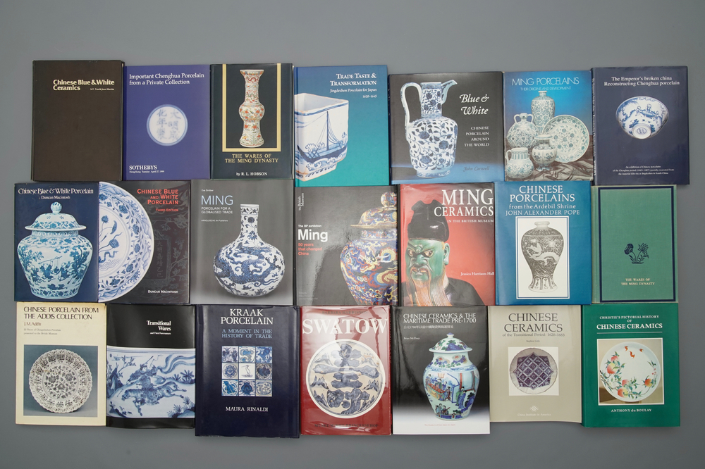 33 books on Chinese Ming Dynasty porcelain, incl. a number of rare works