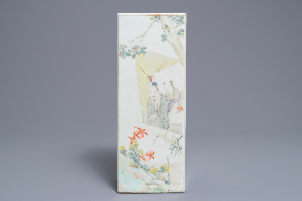 Un porte-chapeau en porcelaine de Chine qianjiang cai, sign&eacute; Mei Fengqiao, 19&egrave;me