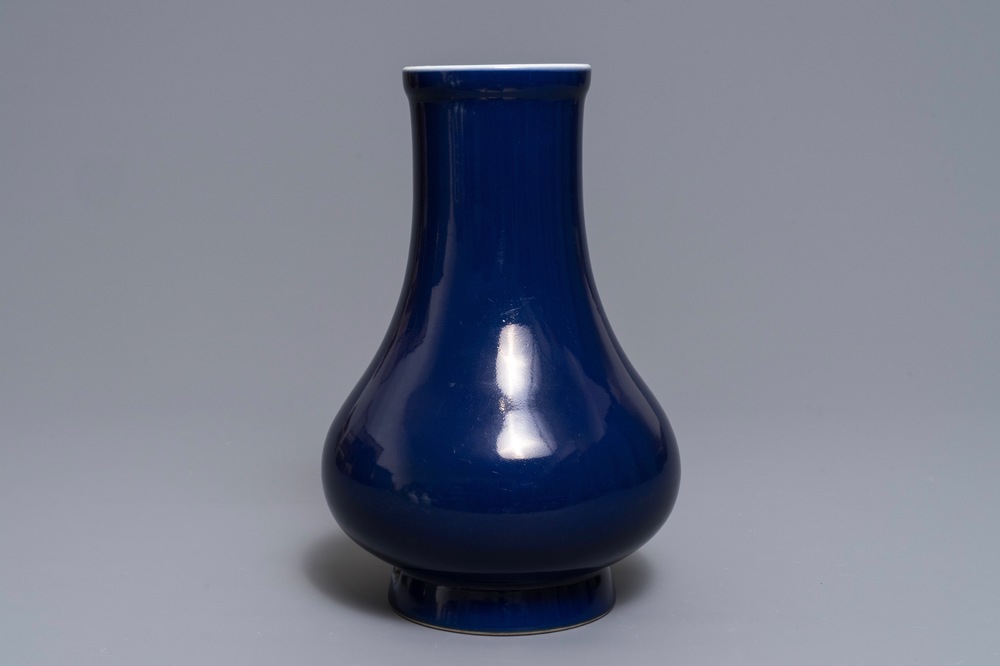 Un vase en porcelaine de Chine 'bleu sacrificiel' monochrome, marque et &eacute;poque de Yongzheng