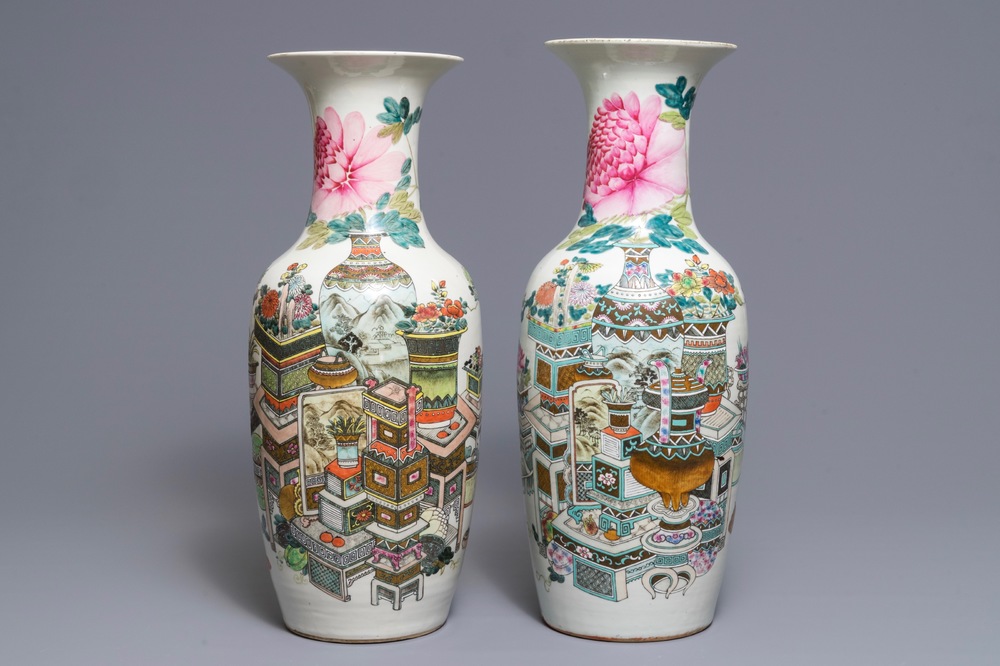 Two Chinese qianjiang cai vases with antiquities design, 19/20th C.
