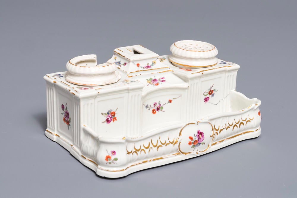A The Hague porcelain inkwell, The Netherlands, 2nd half 18th C.
