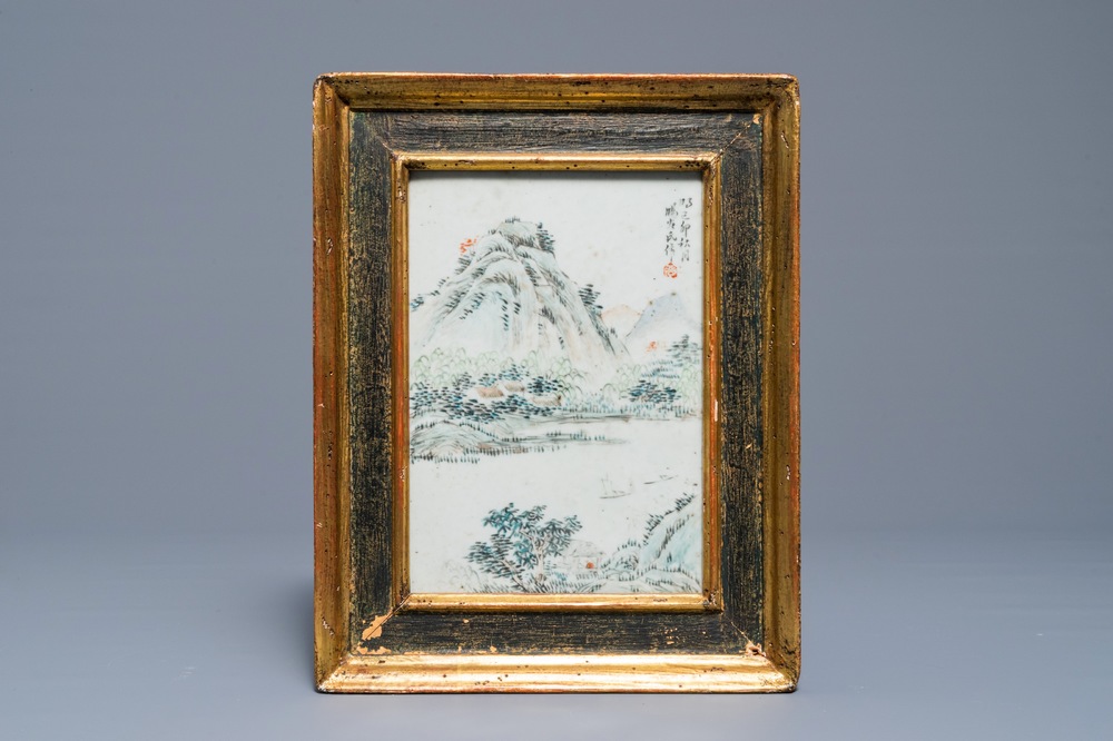 Une plaque en porcelaine de Chine qianjiang cai &agrave; d&eacute;cor d'un paysage, Luo Yang Gu, Guangxu