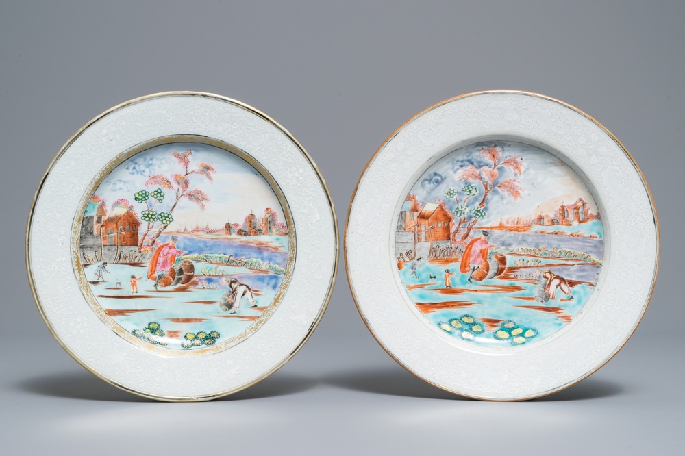 Une paire d'assiettes en porcelaine de Chine famille rose et bianco sopra bianco &agrave; d&eacute;cor 'Pierre le Grand', Qianlong