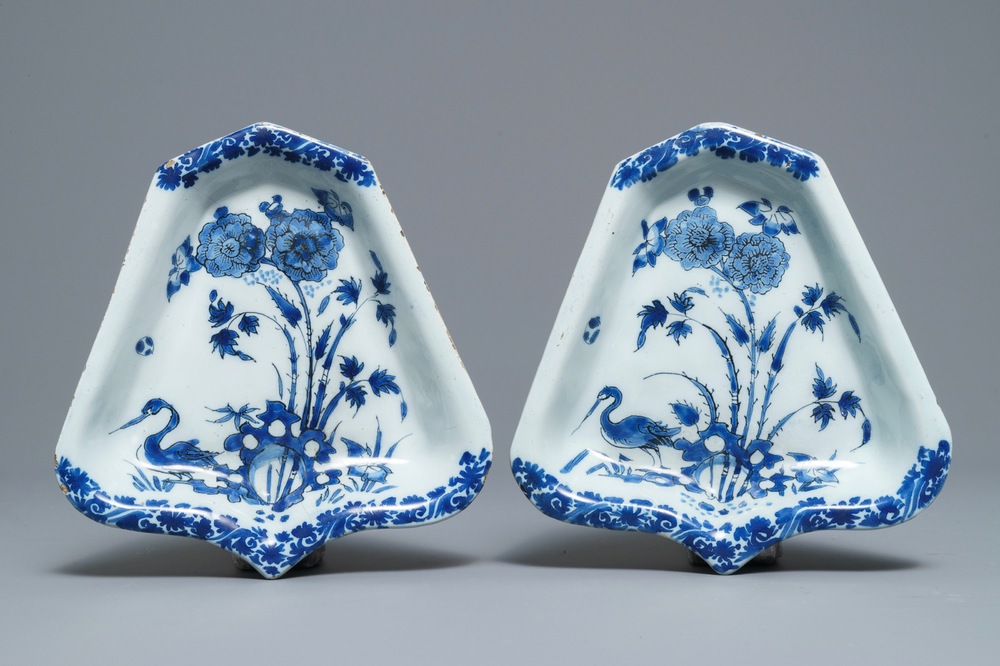 A pair of Dutch Delft blue and white fan-shaped sweetmeat dishes, late 17th C.