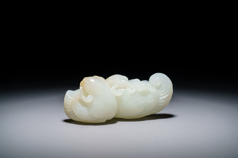 A Chinese jade group of two ducks, 19/20th C.