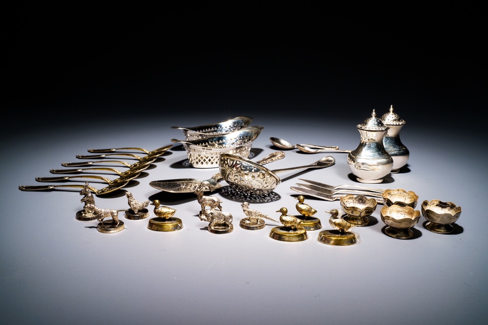 A varied collection of small silverware and ten silver-plated menu stands, 19/20th C.