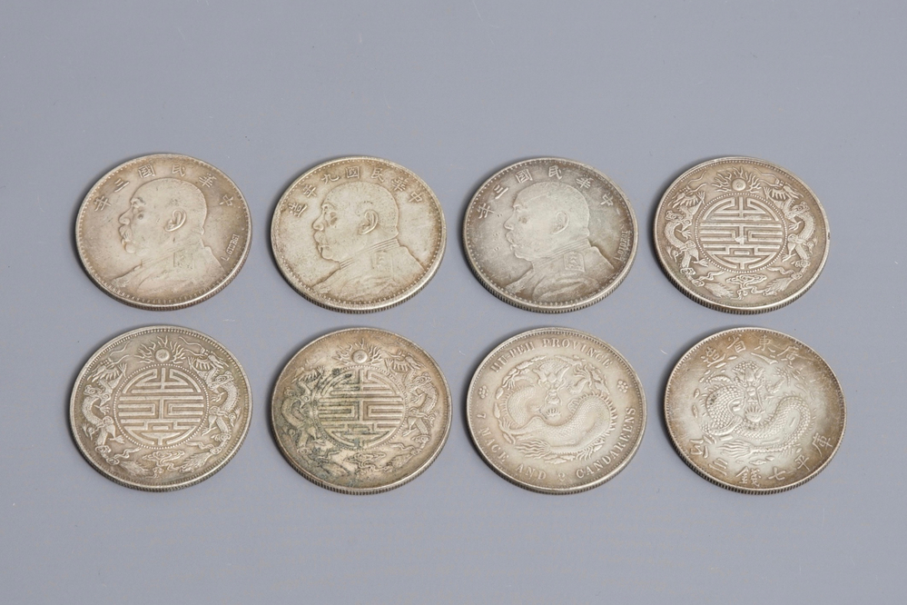 Acht Chinese zilveren munten, 19/20e eeuw