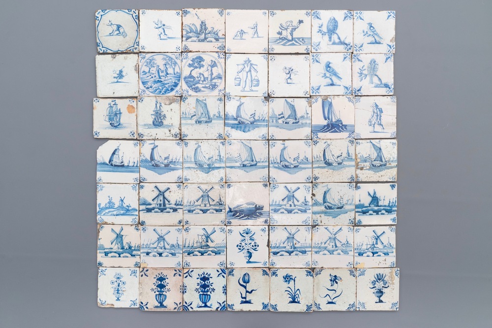 49 blauwwitte Delftse tegels met diverse decors, 17/18e eeuw