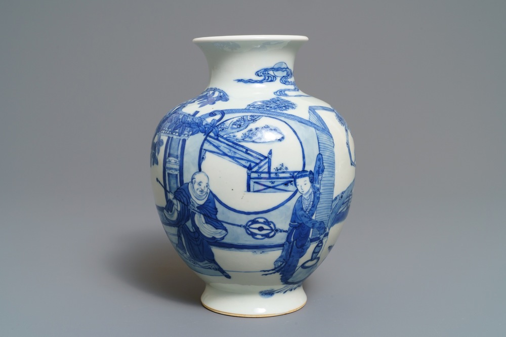 Un vase en porcelaine de Chine bleu et blanc &agrave; d&eacute;cor de 'La Romance de la chambre de l'ouest', 19&egrave;me