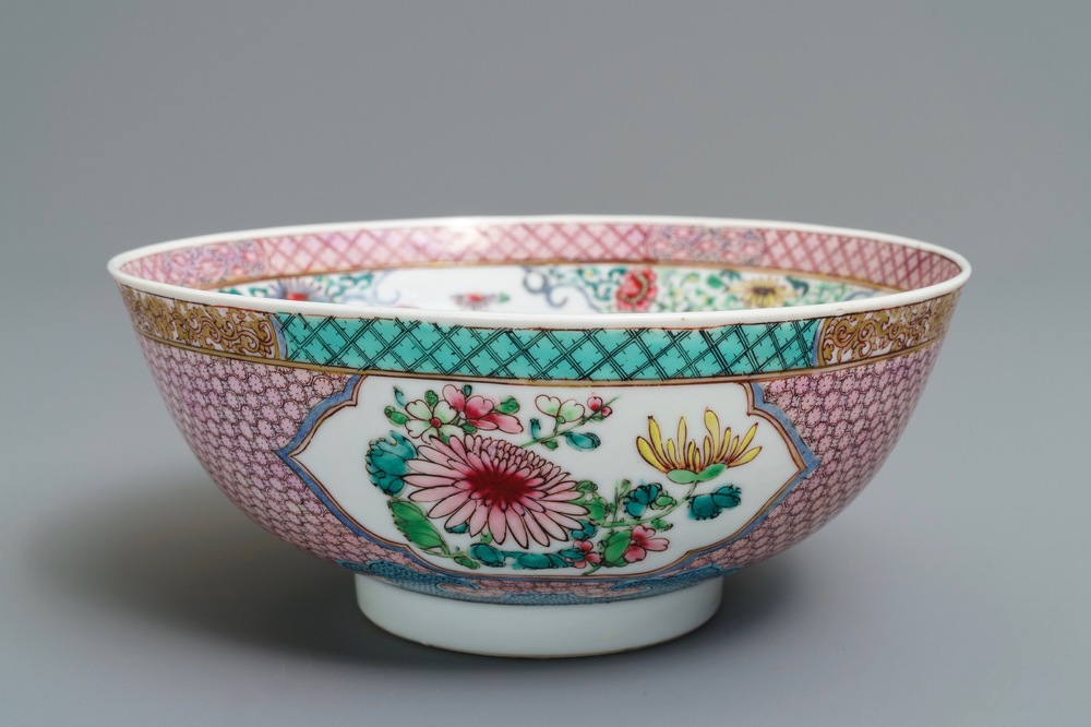A Chinese famille rose eggshell bowl with floral design, Yongzheng