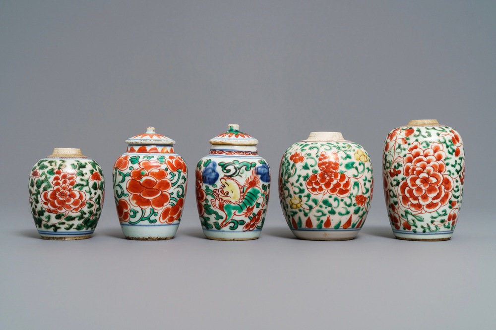 Five small Chinese wucai vases, Transitional period and Kangxi