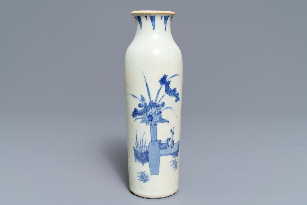 A Chinese blue and white sleeve vase with flowervases, Hatcher cargo, Transitional period