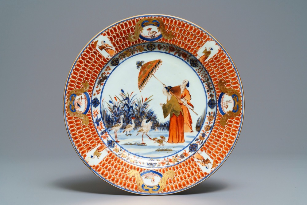 Een Chinese Imari-stijl schotel naar Cornelis Pronk, &quot;De parasoldames&quot;, Qianlong, ca. 1736-1738