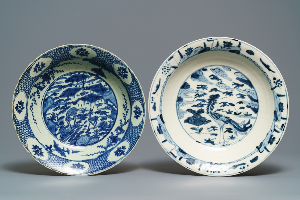 Twee Chinese blauwwitte Swatow schotels, Ming