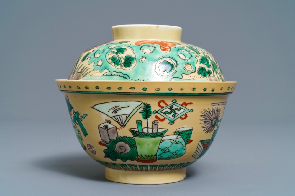 A Chinese famille verte caf&eacute;-au-lait-ground bowl and cover, Kangxi