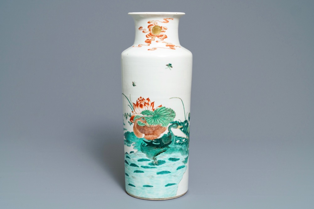 A Chinese famille verte rouleau vase with ducks, 19/20th C.