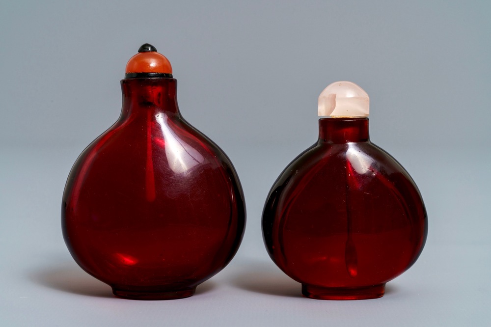 Two Chinese ruby red glass snuff bottles, 18/19th C.