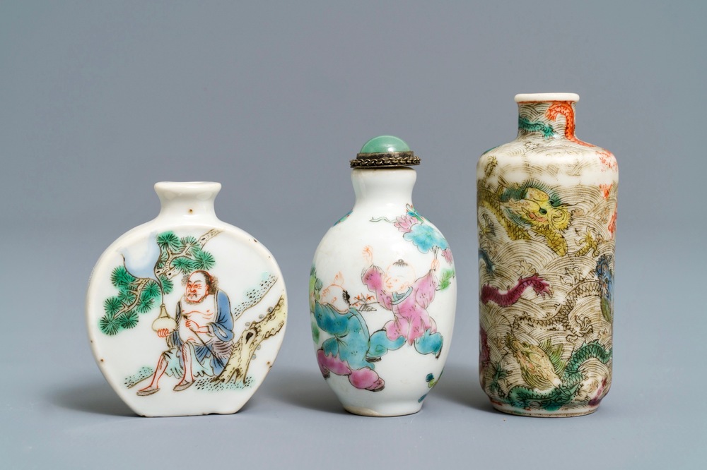 Three Chinese famille rose and verte porcelain snuff bottles, 19/20th C.