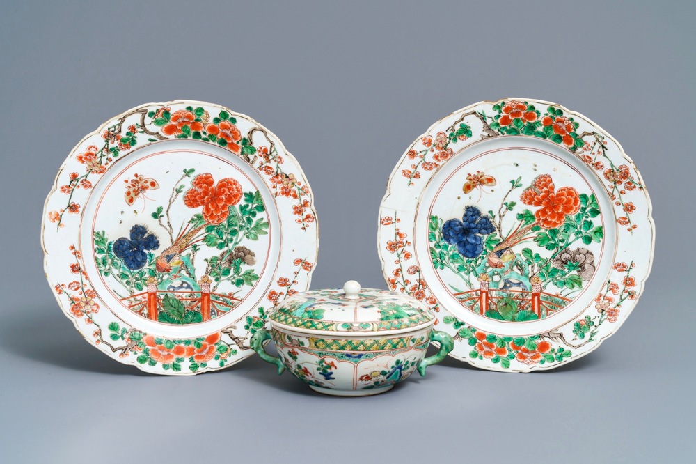 A Chinese famille verte bowl and cover and a pair of dishes, Kangxi