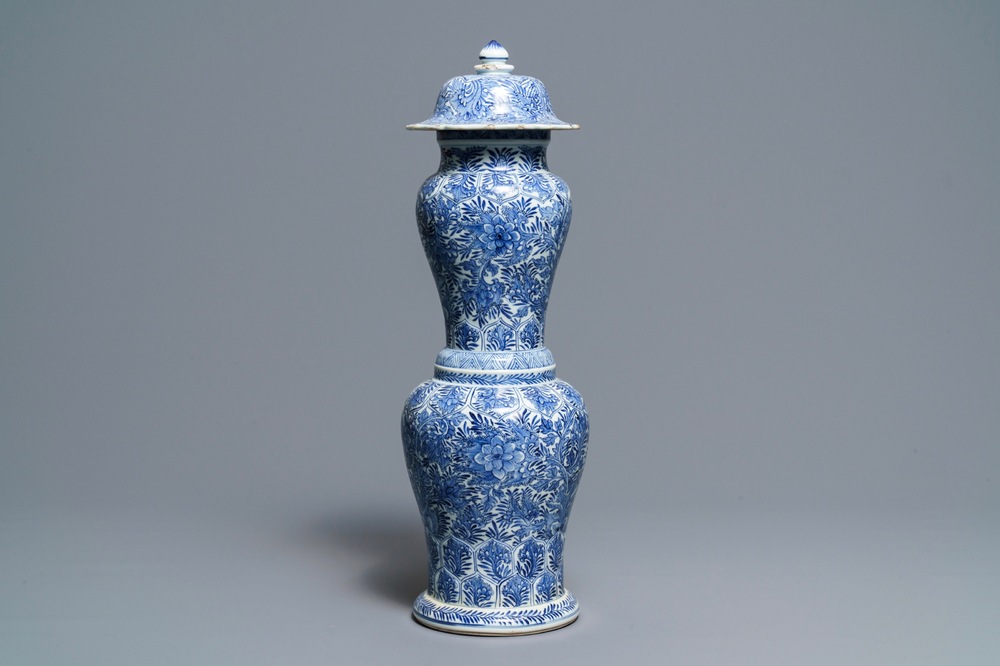 A Chinese blue and white vase and cover, Kangxi
