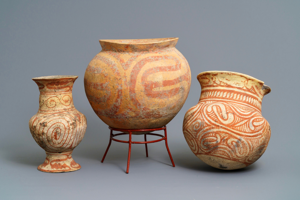 Drie beschilderde aardewerken vazen, Ban Chiang cultuur, Thailand, 600 - 300 v.C.