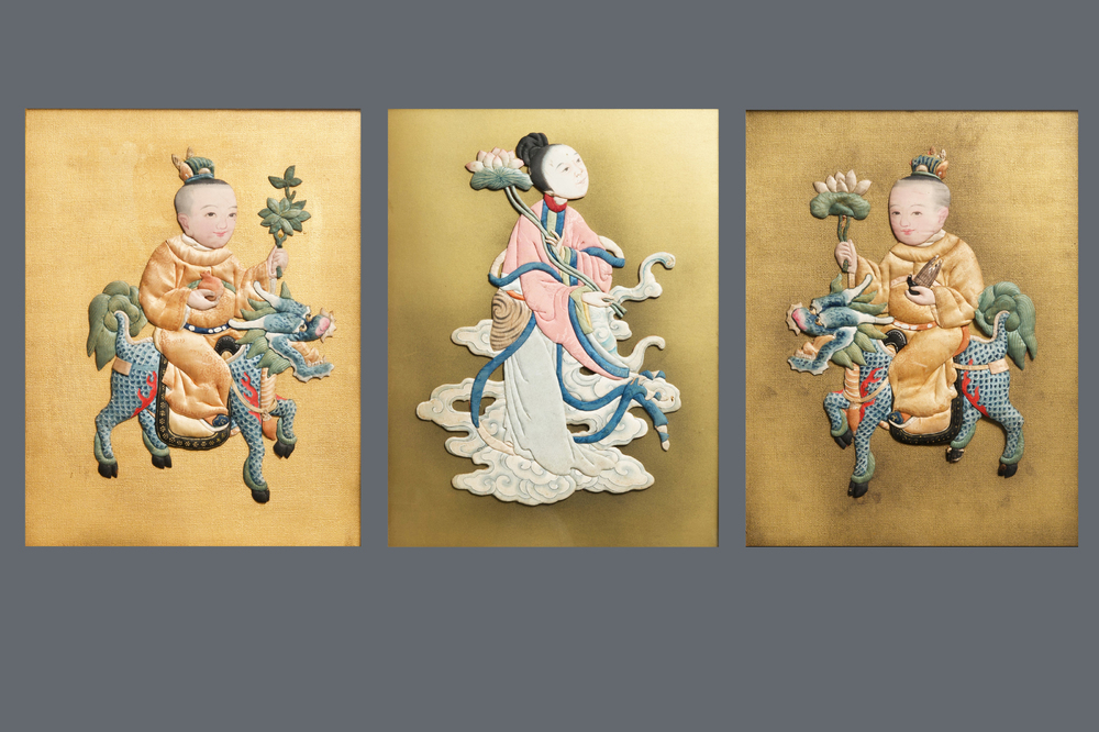 Three Chinese painted silk embroidered figures, 18/19th C.