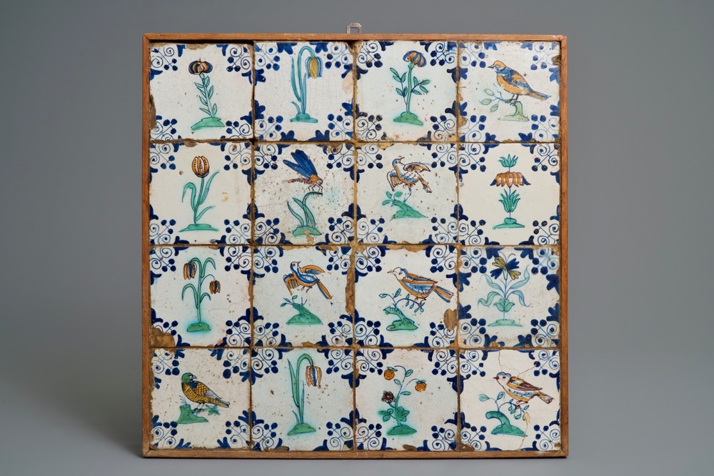Seize carreaux en fa&iuml;ence de Delft polychrome &agrave; d&eacute;cor d'oiseaux et de fleurs, Gouda, 17&egrave;me