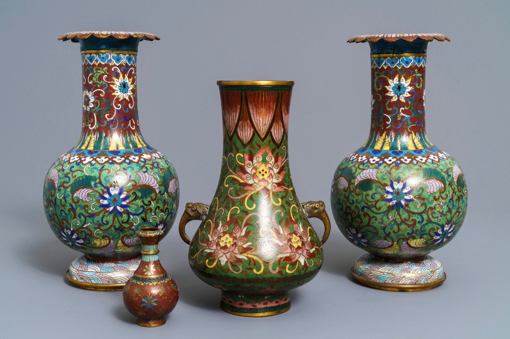 Four Chinese cloisonn&eacute; vases, 19/20th C.