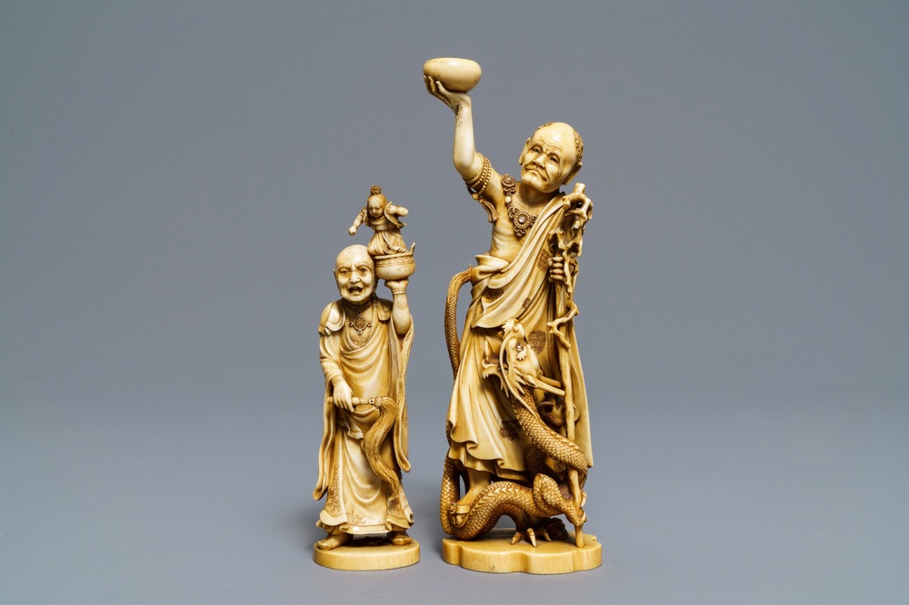 Deux okimonos en ivoire sculpt&eacute;, Japon, Meiji, 19&egrave;me