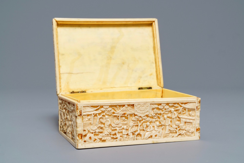 A rectangular Chinese carved ivory casket, Canton, 19th C.