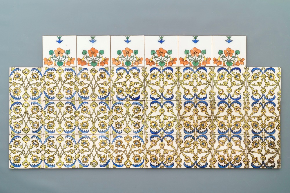 Cinquante carreaux en fa&iuml;ence de Delft de style islamique, 19/20&egrave;me
