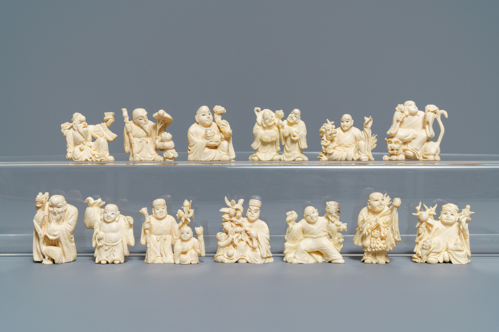 Treize figures miniatures en ivoire sculpt&eacute;, Chine, vers 1940