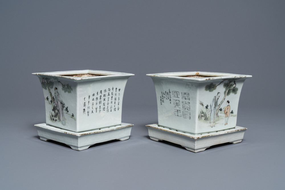 Une paire de jardini&egrave;res sur supports en porcelaine de Chine qianjiang cai, 19/20&egrave;me